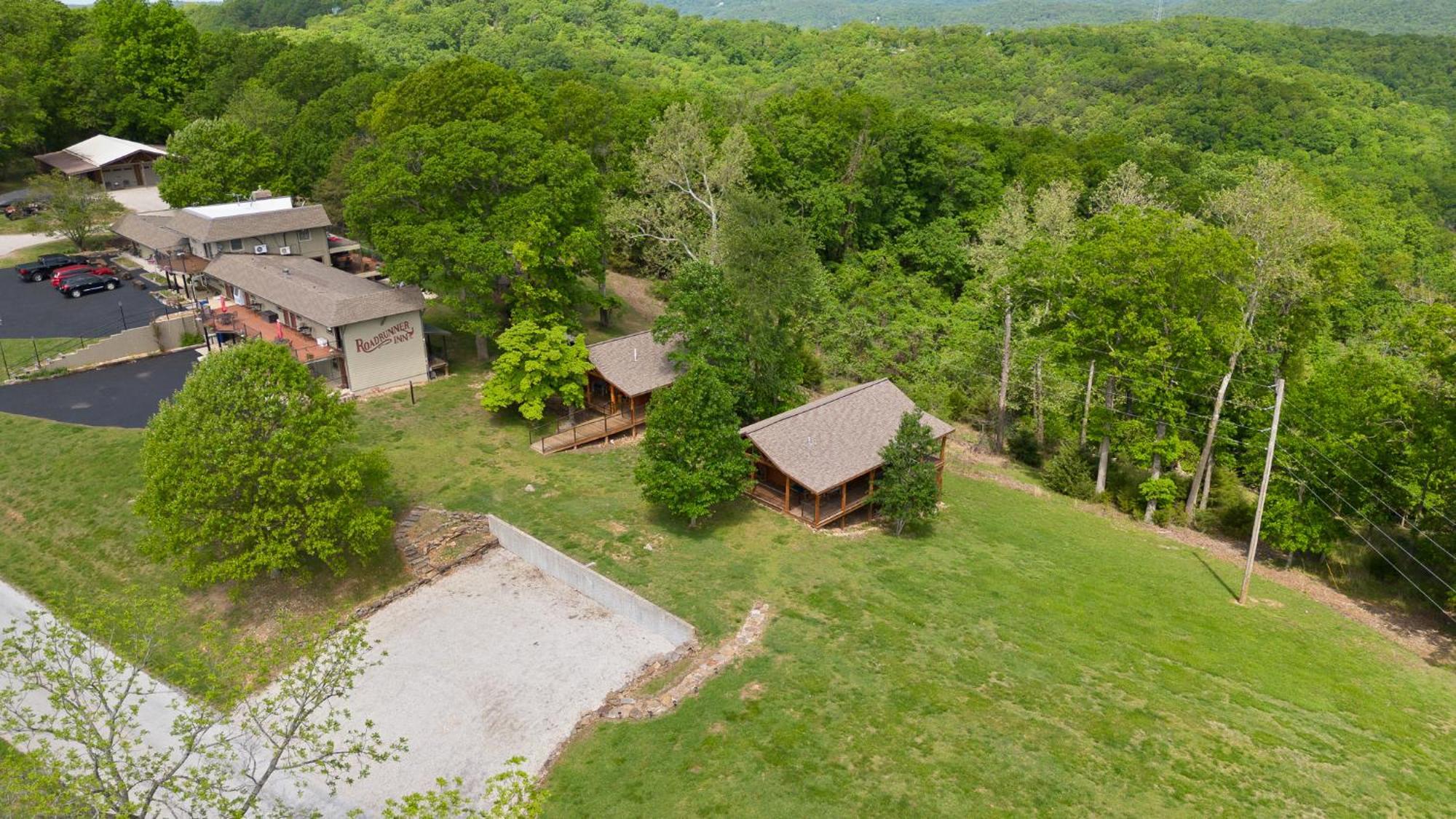 Roadrunner Inn And Log Cabins Eureka Springs Eksteriør billede